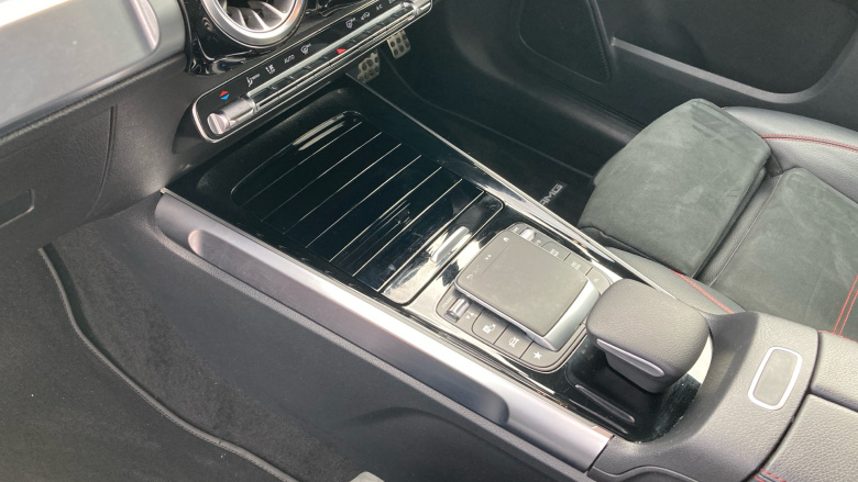 Mercedes-Benz GLB 200 AMG Line Premium 5dr 7G-Tronic Petrol Estate